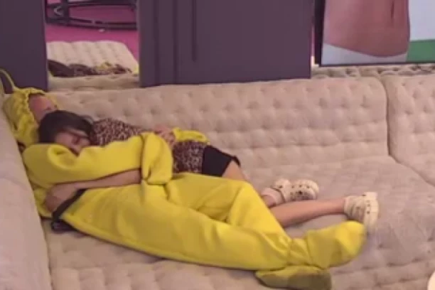 STEFANI ODVELI BEBU, SAZNALA ŠTA SE DEŠAVA: Traumatički detalji isplivali na videlo, Munjez joj poručio samo JEDNO!