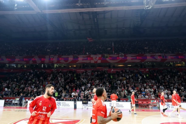 GROTLO ARENE EKSIRA EFES: Neće Turcima pomoći ni zabrana Evrolige (VIDEO+FOTO)