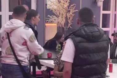 ANĐELA ĐURIČIĆ DIVLJA PO ELITI! Prekinut program nakon ISTINE koju je iznela u javnost!