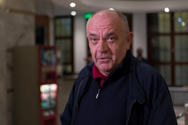 U METALNOM KOVČEGU MU SINA VRATILI U SRBIJU! Našem glumcu tada stigla JEZIVA informacija o smrti jedinca, pre toga nikako nije smeo da ga zove!