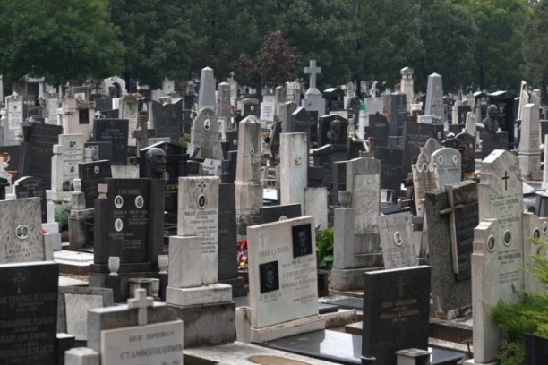 KO RUŠI PRAVOSLAVNE GROBOVE NA KOSOVU I METOHIJI? Ni pokojnicima ne daju mira