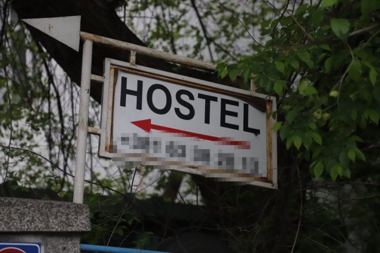 Hostel gde su uhapšeni blokaderi