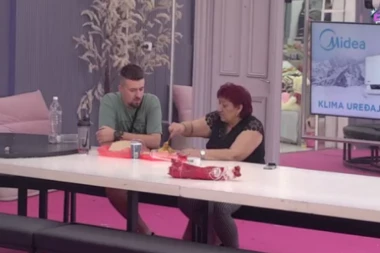 ŠTA OVO KORDA POKUŠAVA?! Šok snimak iz Elite, Radi prišao s leđa, pa napravio POTEZ koji je sve bacio u nevericu! (FOTO)