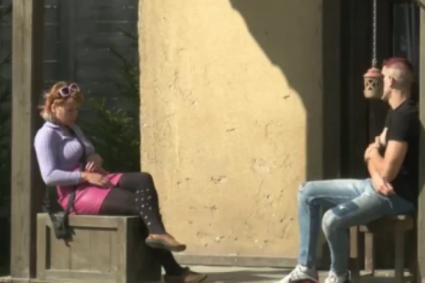 SADA I ZVANIČNO: Obelodanjena CIFRA koju MESEČNO ZARAĐUJE učesnica rijalitija, ZAVRTEĆE VAM SE U GLAVI! (GALERIJA)