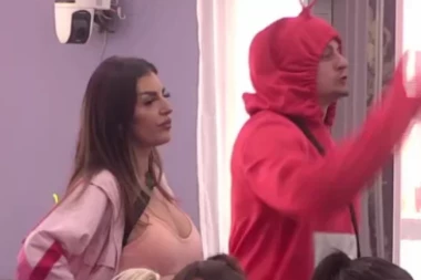 ENA PONOVO U ŽESTOKOM OKRŠAJU SA TERZOM: Urlici ODZVANJAJU Belom kućom - on ne zna šta ga je SNAŠLO! (GALERIJA)