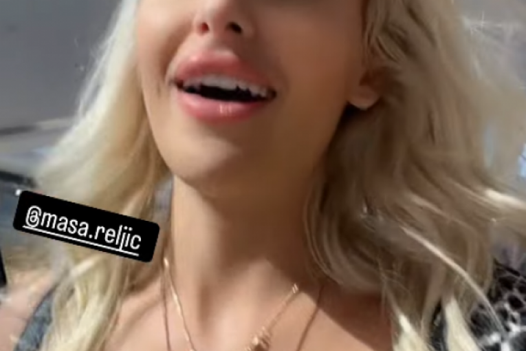 Sara i Maša Reljić u šopingu