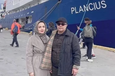 IRANSKI PREDSEDNIK SMENIO ZAMENIKA JER JE ŽENU ODVEO NA ANTARKTIK! Slika supružnika ispred luksuznog broda izazvala nezapamćen bes!