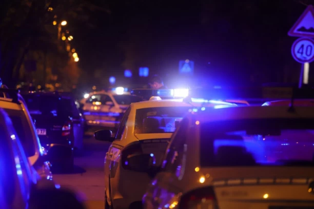 REPUBLIKA NA MESTU RANJAVANJA NA ČUKARICI! Muškarac upucan u noge dok je šetao sa devojkom, komšija kaže: "PUKLO JE KAO NEKO DINAMIT DA JE BACIO"! (VIDEO/FOTO)