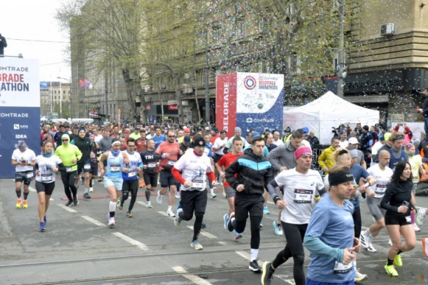 UŽAS! TRKAČ BEOGRADSKOG MARATONA SE SAMO SRUŠIO! Hitna pomoć pokušavala da ga reanimira!