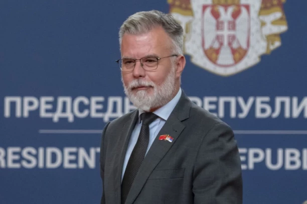 POTREBNO JE DA BUDEMO UZ SVOJU SRBIJU I JEDNI UZ DRUGE, ZA NAROD I DRŽAVU: Ministar informisanja i telekomunikacija Dejan Ristić za Republiku