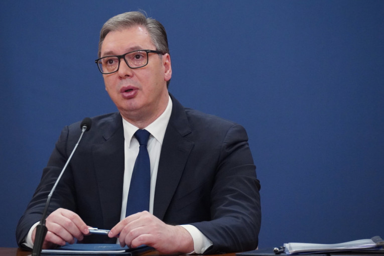 "ŽELIM VAM DA OVAJ, NAJVEĆI OD SVIH PRAZNIKA, PROVEDETE U SVAKOM DOBRU I DUHOVNOJ RADOSTI"! Vučić čestitao rabinu Isaku Asielu i jevrejskoj zajednici u Srbiji Pesah!