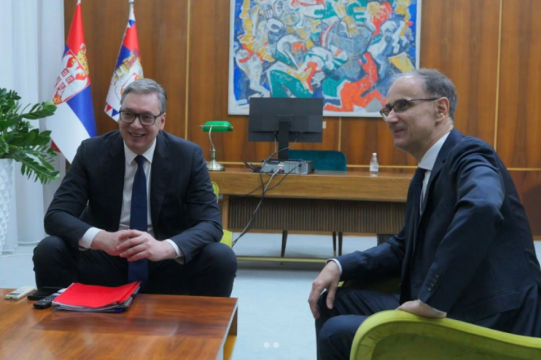 PRVI SASTANAK SA NOVIM MANDATAROM! Oglasio se predsednik Vučić (FOTO)