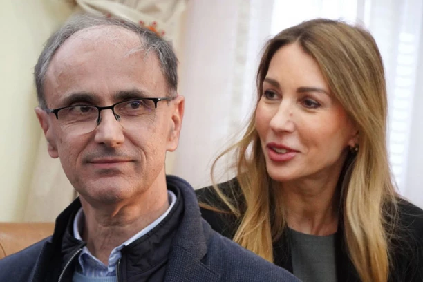 "GRAĐANI DOBIJAJU MANDATARA KOJI ZASLUŽUJE PAŽNJU, DIVLJENJE I POŠTOVANJE!" Ministarka Đedović Handanović o novom dr Macutu: Čovek impresivne biografije!