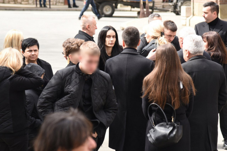 Mirjana Rutović na sahrani Željka Rutovića