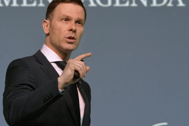 USPEŠNA SRBIJA OČIGLEDNO NEKOME NE ODGOVARA! Siniša Mali objasnio sve do tančina: "Oni bi sve zaustavili i EXPO i fakultete i rad škola!"