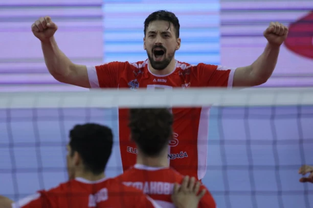 ZVEZDA SRUŠILA VOJVODINU: Crveno-beli na korak do finala Superlige!