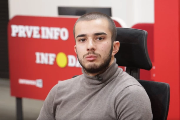 "PRETILI SU MI I PSOVALI MAJKU I SESTRU": Potresna ispovest studenta Vojina Lazarevića, kog su BLOKADERI ZAROBILI NA FAKULTETU