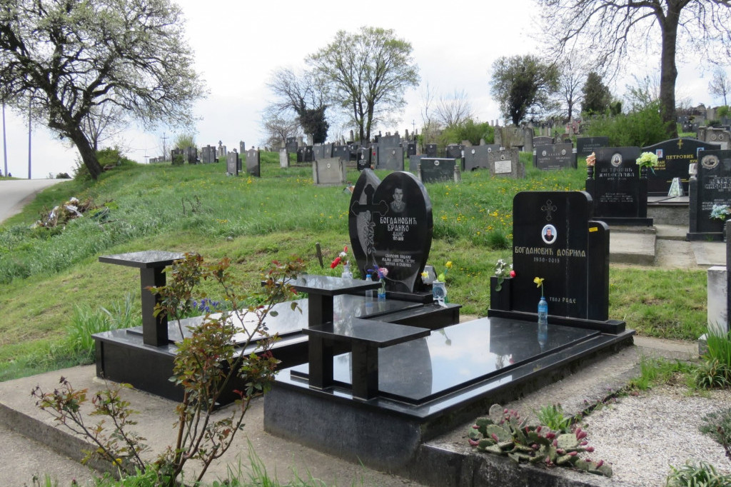 Grob Ljubišinog brata i majke