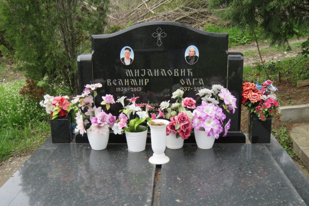 Grob porodice Mijailović