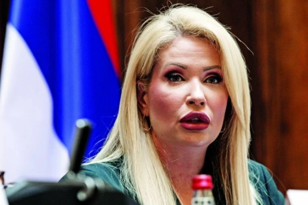 Napadnuta Sandra Božić: Blokaderka je čupala i grebala po licu!