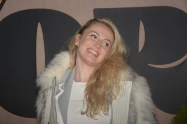 "PRETIM BARBARI DA ĆE IĆI U KALUĐERIĆU KOD TERZINIH...": Milica Veličković VRATILA NA FABRIČKA bivšeg verenika, POLUDEO BI da ovo može da čuje! (VIDEO)