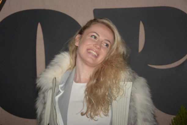 "PRETIM BARBARI DA ĆE IĆI U KALUĐERIĆU KOD TERZINIH...": Milica Veličković VRATILA NA FABRIČKA bivšeg verenika, POLUDEO BI da ovo može da čuje! (VIDEO)