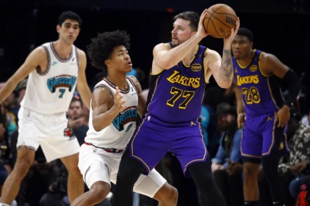 UŽAS: Svi su se hvatali za glavu - teška povreda mladog košarkaša! (UZNEMIRUJUĆI VIDEO)