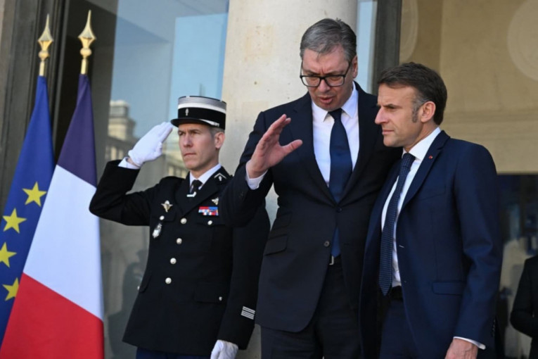 "DOGOVORILI SMO SE ŠTA SVE MOŽEMO I MORAMO ZAJEDNO"! Predsednik Vučić se oglasio na Instagramu i zahvalio Makronu na prelepom dočeku! (FOTO)