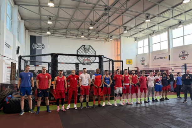 "VERUJEMO U POBEDU!" Srpska muška boks armada brusi formu za IBA „Noć šampiona" u Banja Luci!