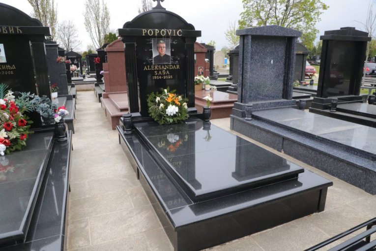 Spomenik Saše Popovića