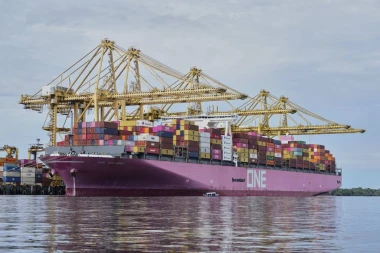 MEĐU MORNARIMA IMA I BALKANACA! Užas u Crvenom moru! RAKETIRAN GRČKI BROD, U TOKU GRČEVITA BORBA ZA ŽIVOTE!