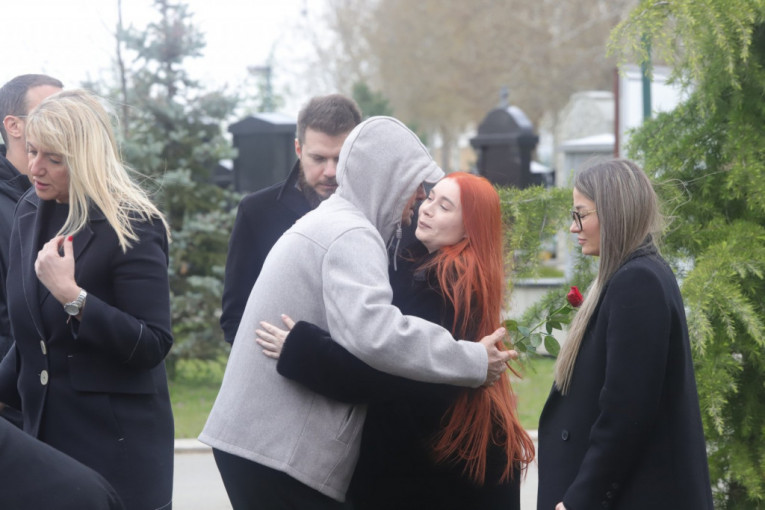 Keba i Igor Kojić na pomenu Saši Popoviću