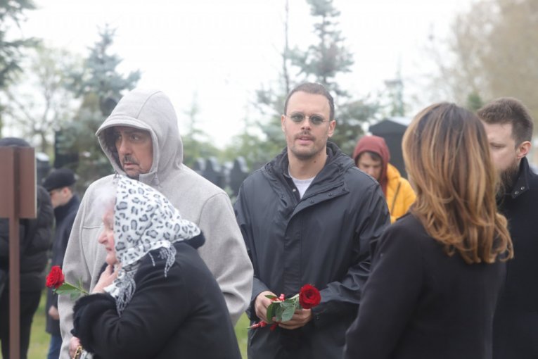 Keba i Igor Kojić na pomenu Saši Popoviću