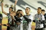 PARTIZAN DOJURIO NA DERBI! Pogledajte kako su crno-beli stigli na Marakanu! (VIDEO)