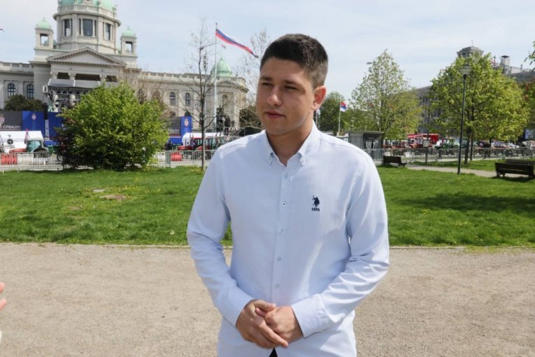 MILOŠ PAVLOVIĆ DAO ROK REKTORU ILI STUPA U ŠTRAJK GLAĐU! Glavni zahtev da svi fakulteti krenu sa radom do 1. juna!