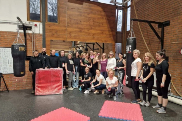 "BUDI ZDRAVA - VEŽBAJ SA NAMA!" Valjevo se priključilo akciji koja donosi besplatne treninge za dame širom Srbije!