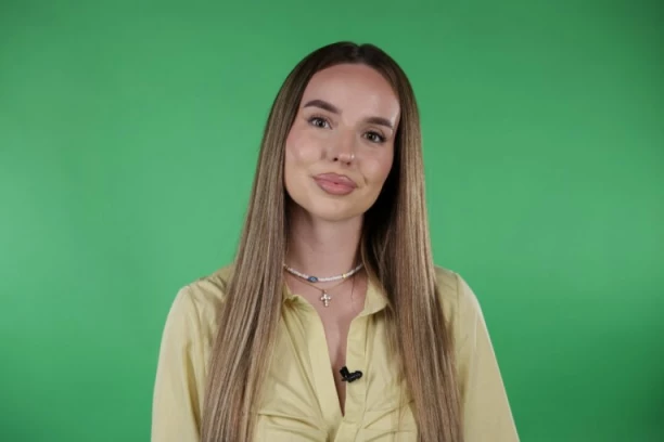 NAŠA INFLUENSERKA SE VERILA NA JAHTI: Blista od sreće pored izabranika - evo ko je zapevao na njihovom slavlju! (FOTO, VIDEO)