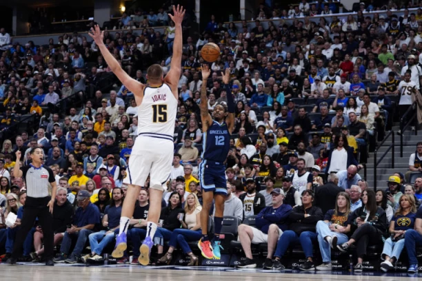 USKRŠNJI POST JE I DALJE NA SNAZI: Jokić prespavao 20 minuta meča! Denveru odlučujući meč klizi iz ruku!