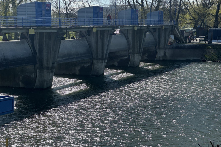 Muškarac skočio u Moravu