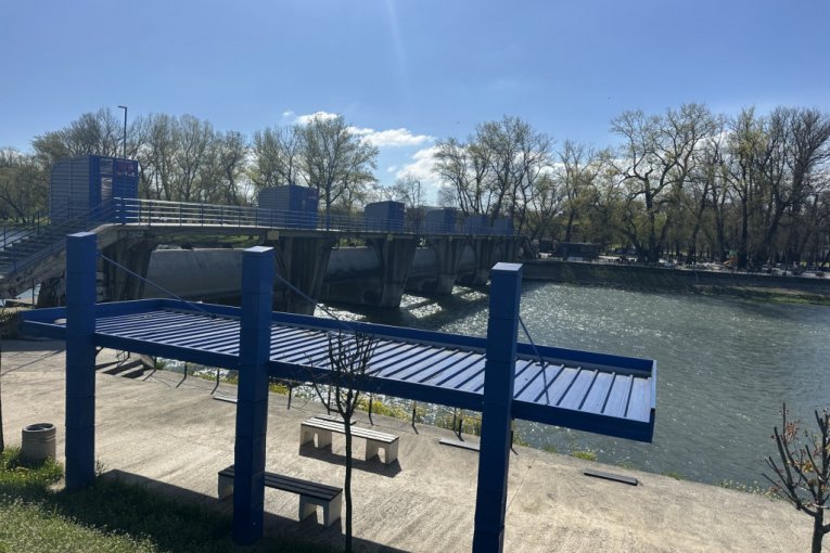 Muškarac skočio u Moravu