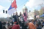 "JEČAM ŽELA KOSOVKA DEVOJKA" SE ORILO PRED SKUPŠTINOM! Cakana moćno pružila podršku predsedniku na svenarodnom skupu! (VIDEO)
