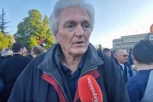 "JEŽIO SAM SE GLEDAJUĆI SRBE SA KOSOVA"! Novosađanin opčinjen atmosferom na Svenarodnom skupu poziva Beograđane: "Izađite zbog sebe, ne zbog nas"! (VIDEO)