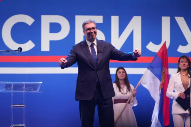 "NEĆEMO DATI NI OVIMA SPOLJA, A NI OVIMA IZNUTRA DA NAM SRUŠE SRBIJU"! Oglasio se Vučić nakon svenarodnog skupa: "HVALA VAM"! (VIDEO/FOTO)