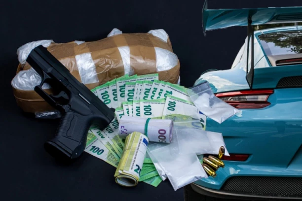 POHAPŠENI HRVATI SARAĐIVALI SA SRPSKIM "TOP LEVEL" NARKO-BOSOM! Saradnik im bio i Crnogorac koji je proteran iz Srbije zbog prostitutke! RAZOTKRIVENA NARKO-MREŽA!