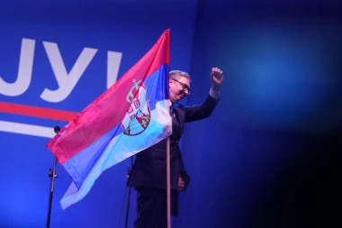 MOĆNA VUČIĆEVA PORUKA SA SVENARODNOG SKUPA: Podigla se časna i poštena Srbija, neće više da trpi maltretiranje! (VIDEO)