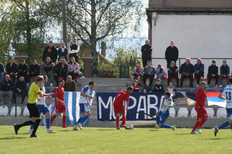 KONAČNO POBEDA: Mnogi gledaoci otišli su kućama zadovoljni jer je ovo bila prava fudbalska predstava!