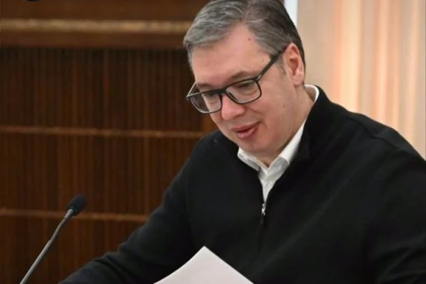 PREDSEDNIK VUČIĆ DOBIO NAJLEPŠE PISMO: Marina i Goran iz Rume ga pozvali na svadbu!