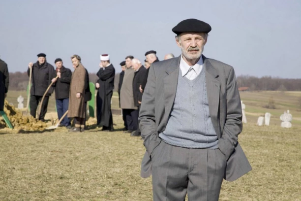 "DA SAM MOGAO DA BIRAM, NE BIH SE RODIO KAO MUSTAFA - jedna baba me je mučila, a kod druge sam slavio Božić"! Čuvenom glumcu voljena žena je umrla na rukama!!