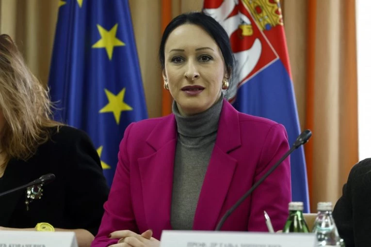 HITNO SE OGLASILO MINISTARSTVO! Reagovanje na zlonamerne i netačne navode u javnosti o izmenama i dopunama Porodičnog zakona!