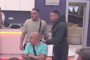 KARIĆ SE ZALETEO NA GASTOZA! Sasuo mu istinu u lice, pa otkrio DETALJ koji je napravio OPŠTI KOLAPS!